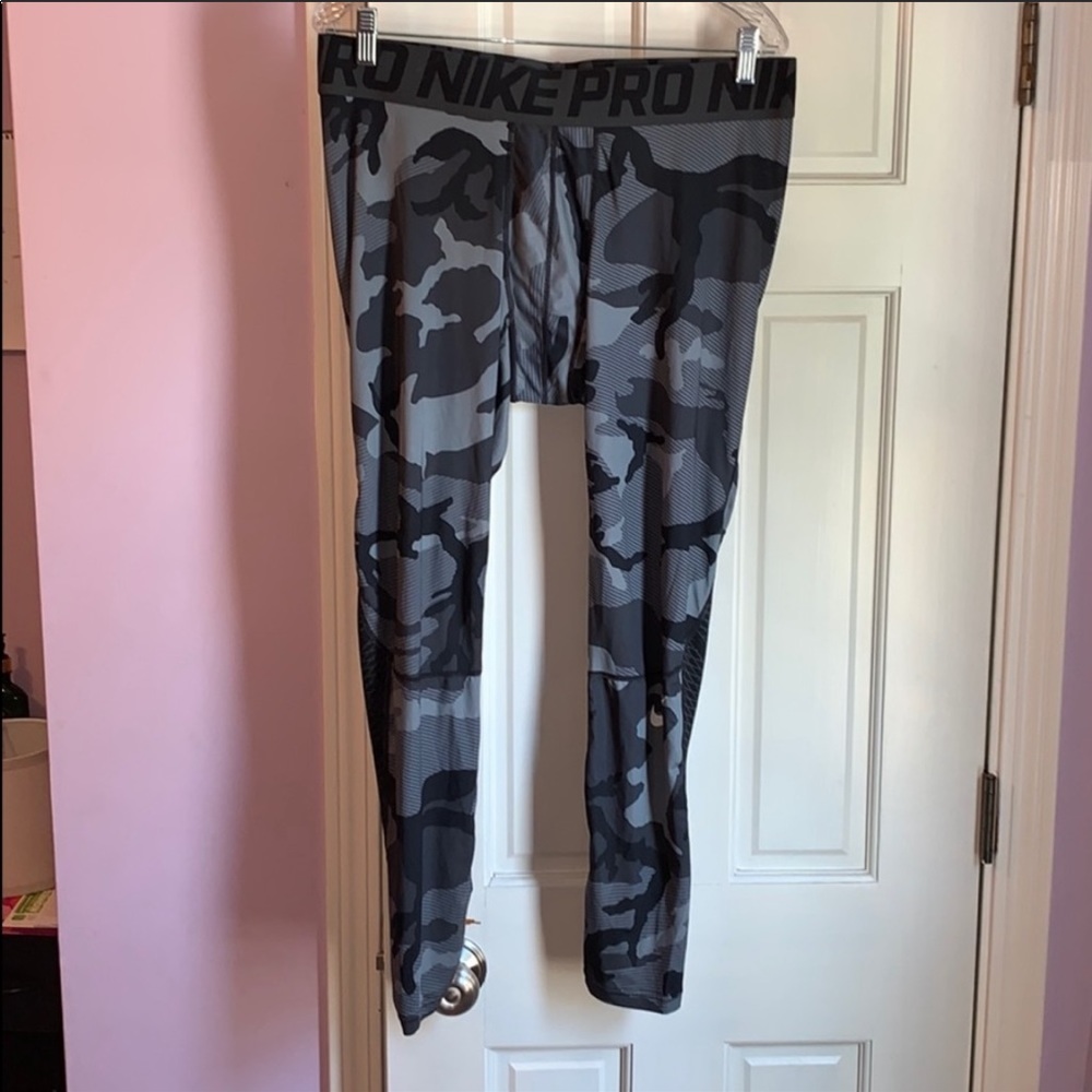 ✨Men’s Nike Compression Leggings✨
